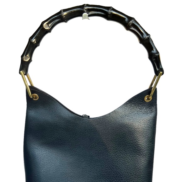 Bamboo Handle Gucci with large pouch - Picture 11 of 11